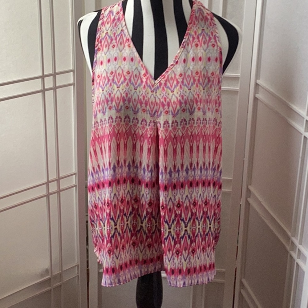 Patterned Sleeveless Blouse